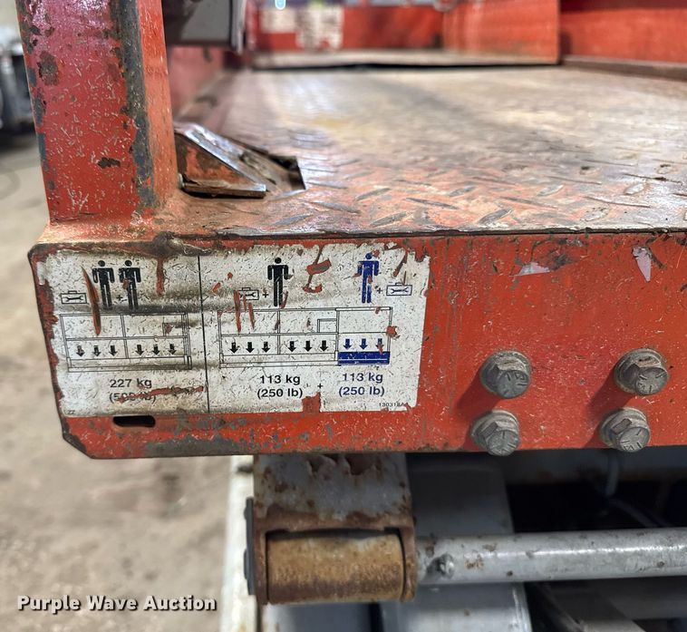 image for item DT0567 2006 Skyjack SJ3226 scissor lift