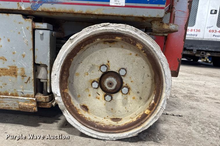 image for item DT0567 2006 Skyjack SJ3226 scissor lift