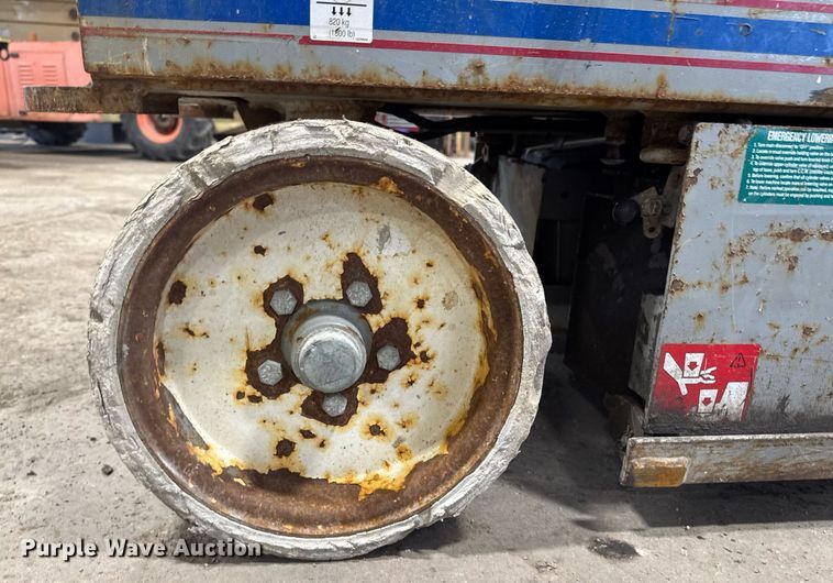 image for item DT0567 2006 Skyjack SJ3226 scissor lift