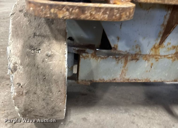 image for item DT0567 2006 Skyjack SJ3226 scissor lift