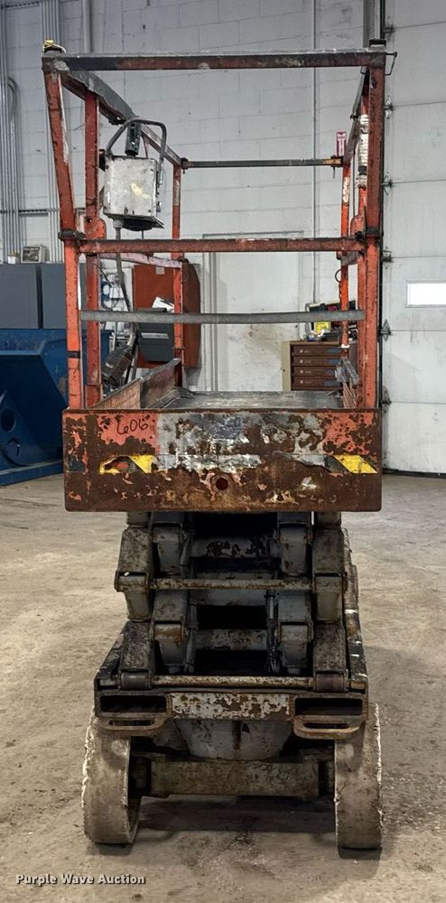 image for item DT0568 2001 Skyjack SJ III 3226 scissor lift