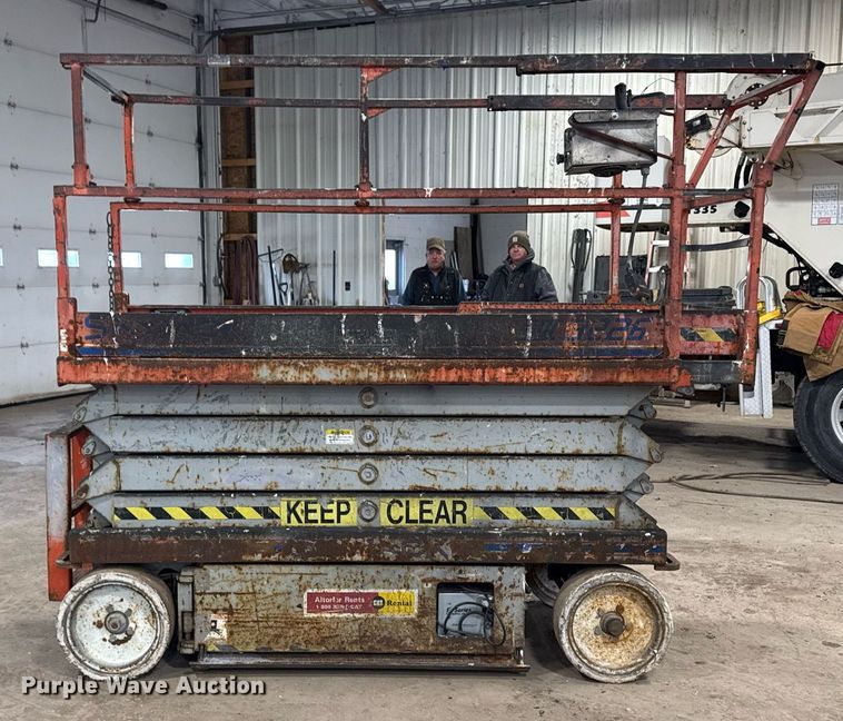 image for item DT0568 2001 Skyjack SJ III 3226 scissor lift