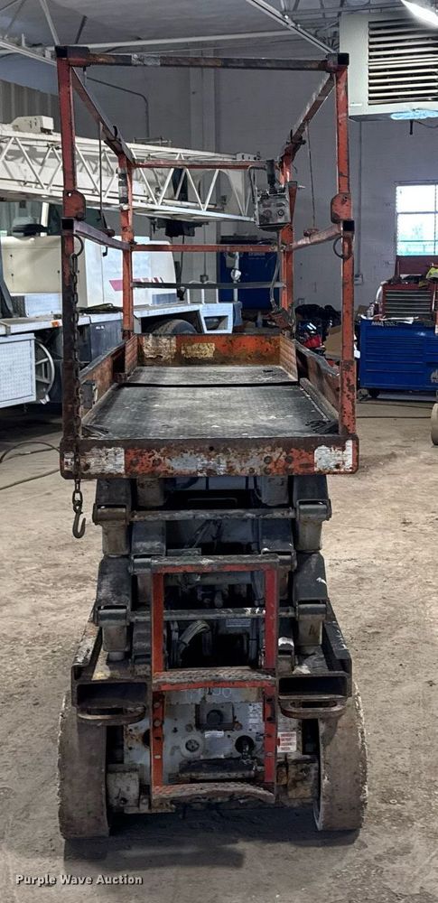 image for item DT0568 2001 Skyjack SJ III 3226 scissor lift