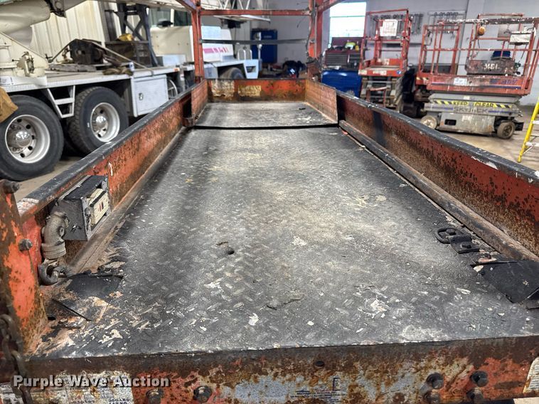 image for item DT0568 2001 Skyjack SJ III 3226 scissor lift