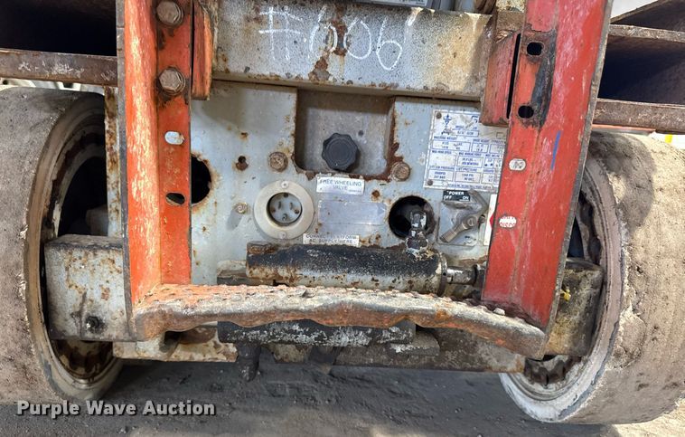 image for item DT0568 2001 Skyjack SJ III 3226 scissor lift