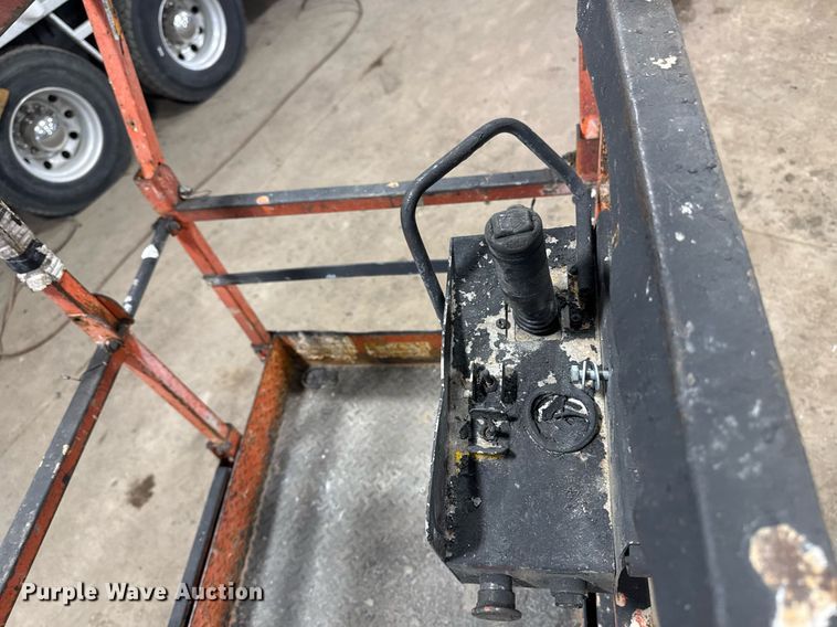 image for item DT0568 2001 Skyjack SJ III 3226 scissor lift