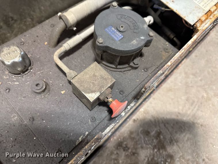 image for item DT0568 2001 Skyjack SJ III 3226 scissor lift