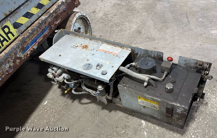 image for item DT0568 2001 Skyjack SJ III 3226 scissor lift