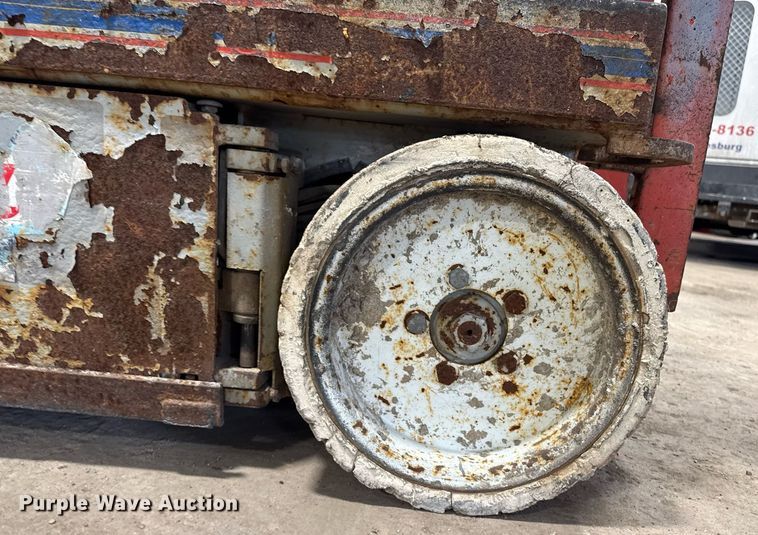 image for item DT0568 2001 Skyjack SJ III 3226 scissor lift