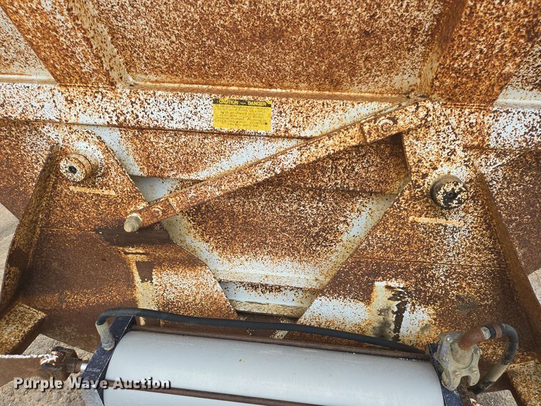 image for item DT5495 2002 Wes-Tex bottom dump trailer