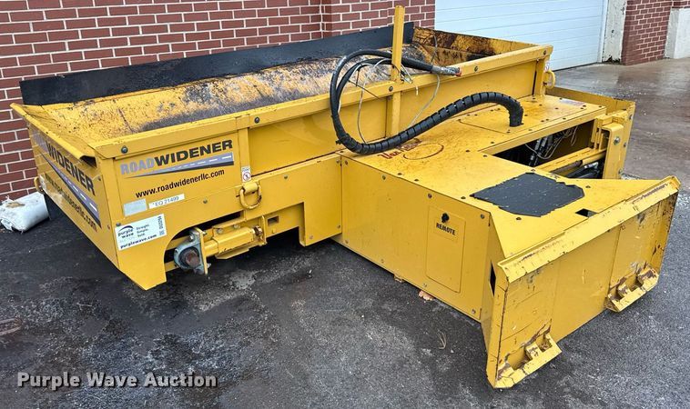 image for item DU3294 Road Widener FH-R skid steer road widener
