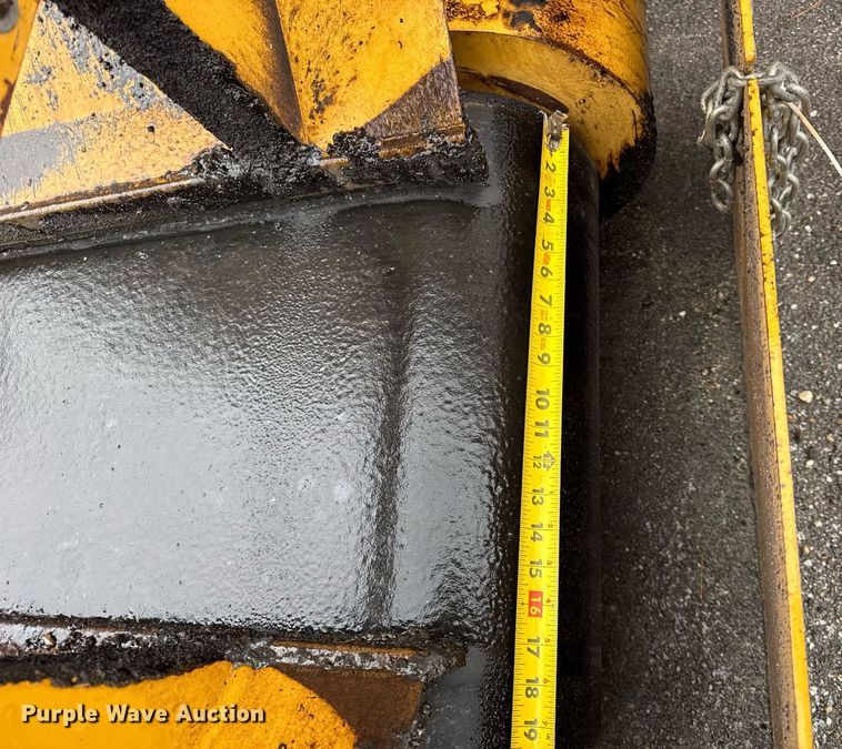 image for item DU3294 Road Widener FH-R skid steer road widener