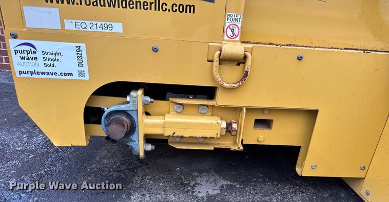 image for item DU3294 Road Widener FH-R skid steer road widener