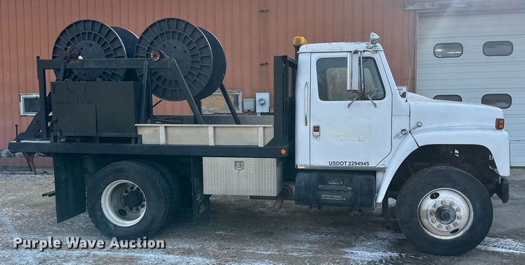 image for item DV0577 1987 International  1954 reel truck