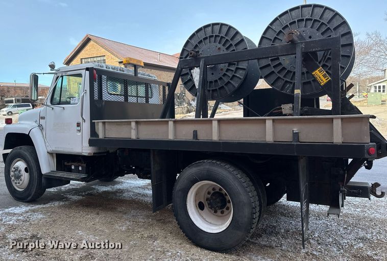 image for item DV0577 1987 International  1954 reel truck