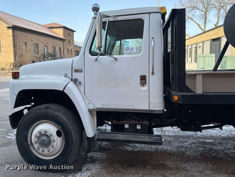 image for item DV0577 1987 International  1954 reel truck