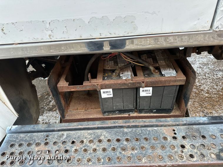 image for item DV0577 1987 International  1954 reel truck