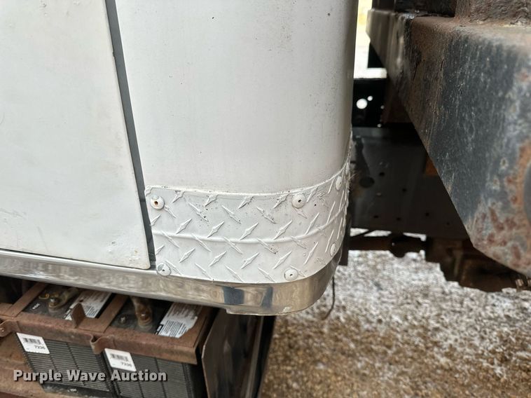 image for item DV0577 1987 International  1954 reel truck