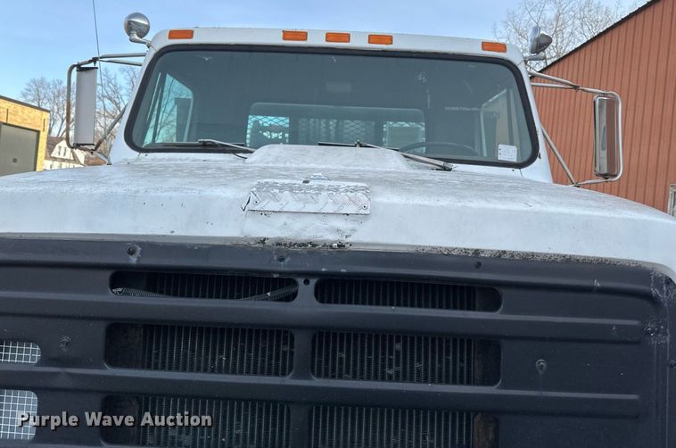 image for item DV0577 1987 International  1954 reel truck