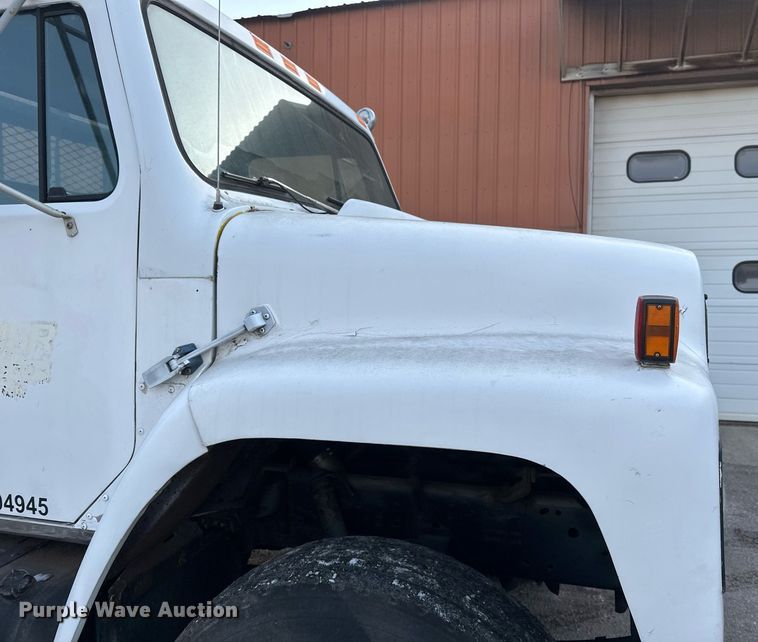 image for item DV0577 1987 International  1954 reel truck