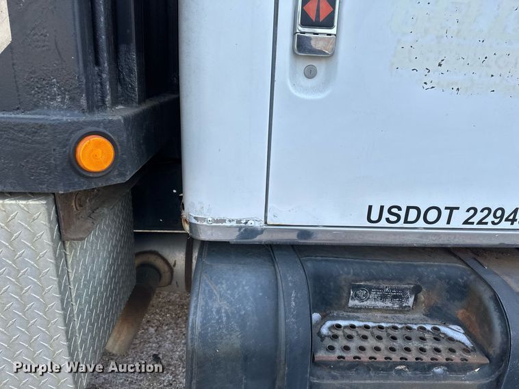 image for item DV0577 1987 International  1954 reel truck