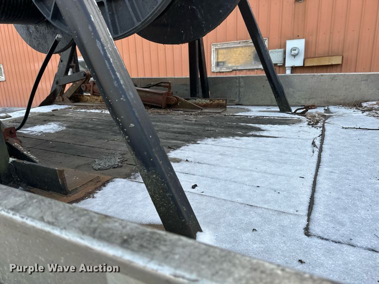 image for item DV0577 1987 International  1954 reel truck