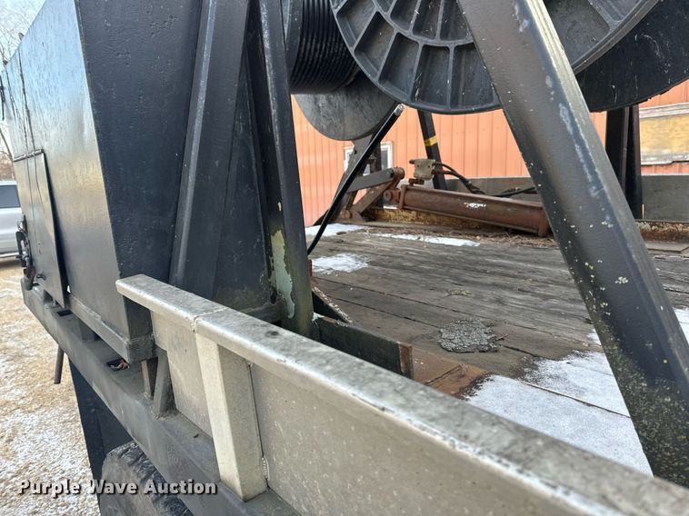 image for item DV0577 1987 International  1954 reel truck