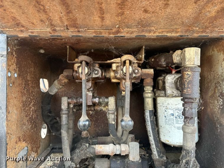 image for item DV0577 1987 International  1954 reel truck