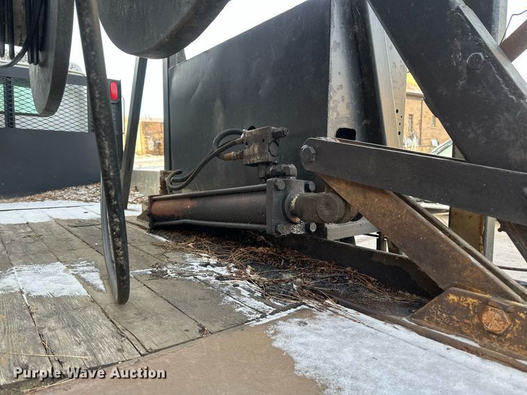 image for item DV0577 1987 International  1954 reel truck