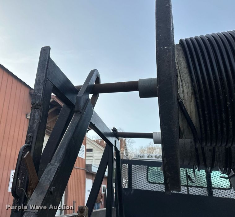 image for item DV0577 1987 International  1954 reel truck