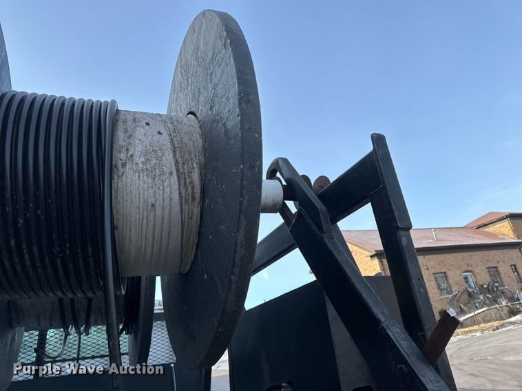 image for item DV0577 1987 International  1954 reel truck