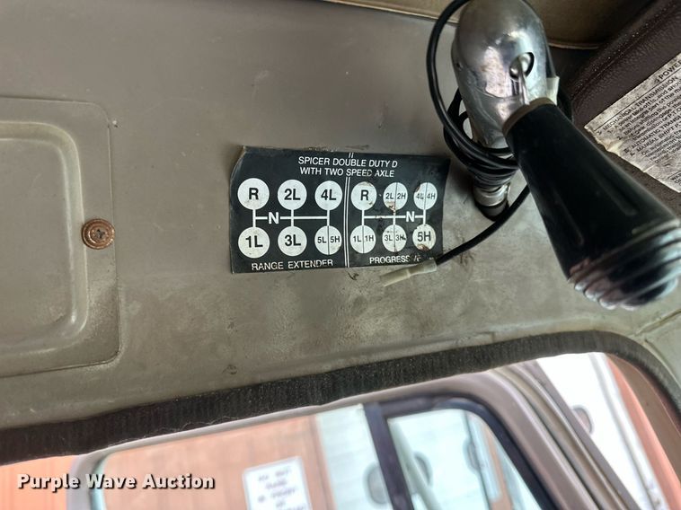 image for item DV0577 1987 International  1954 reel truck