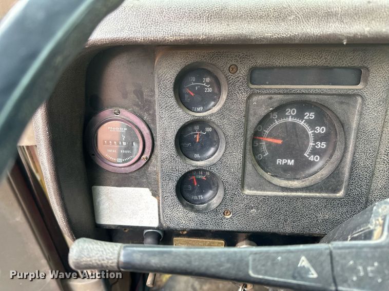 image for item DV0577 1987 International  1954 reel truck