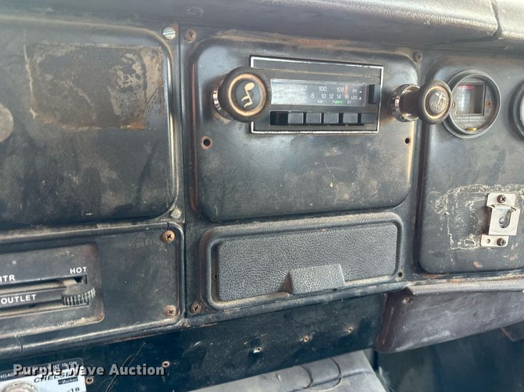 image for item DV0577 1987 International  1954 reel truck