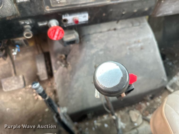 image for item DV0577 1987 International  1954 reel truck