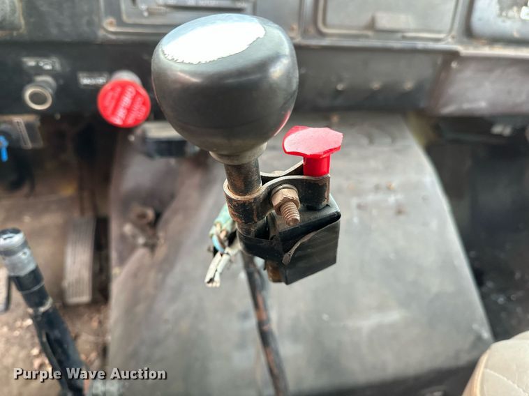 image for item DV0577 1987 International  1954 reel truck