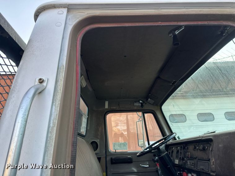 image for item DV0577 1987 International  1954 reel truck