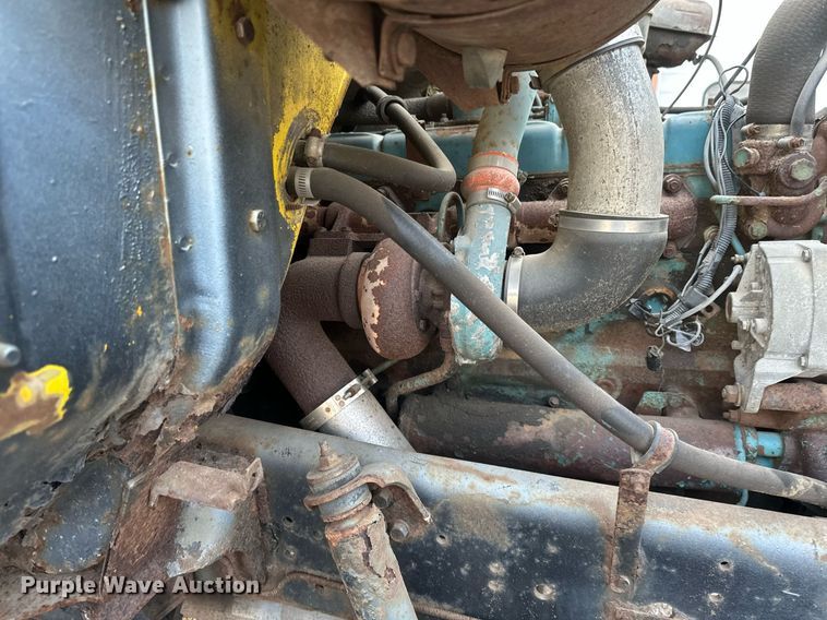 image for item DV0577 1987 International  1954 reel truck