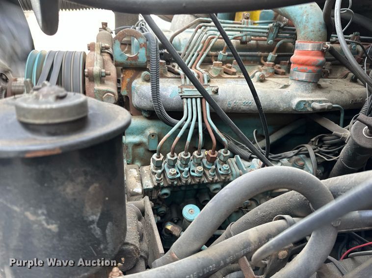 image for item DV0577 1987 International  1954 reel truck