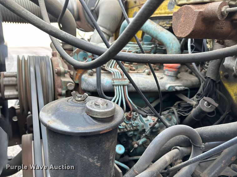 image for item DV0577 1987 International  1954 reel truck