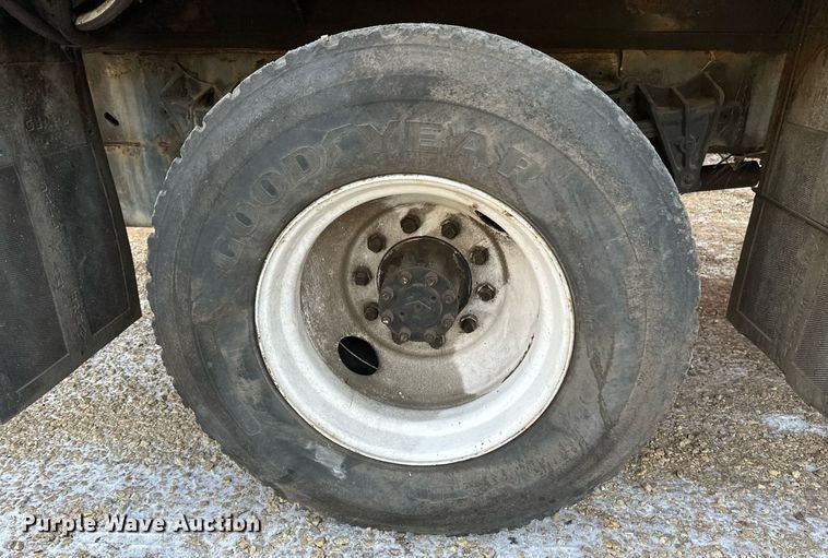 image for item DV0577 1987 International  1954 reel truck