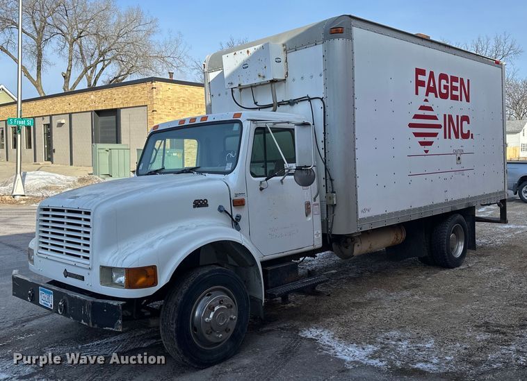 image for item DV0578 2000 International  4700 refrigerated delivery truck