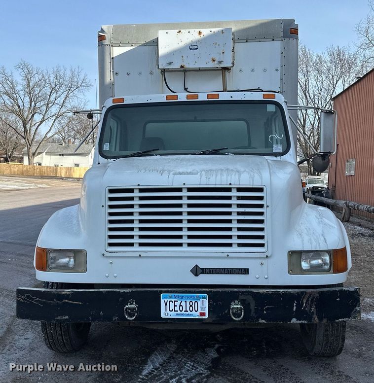 image for item DV0578 2000 International  4700 refrigerated delivery truck