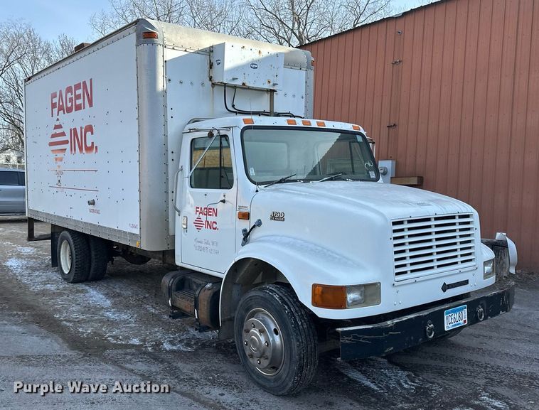 image for item DV0578 2000 International  4700 refrigerated delivery truck