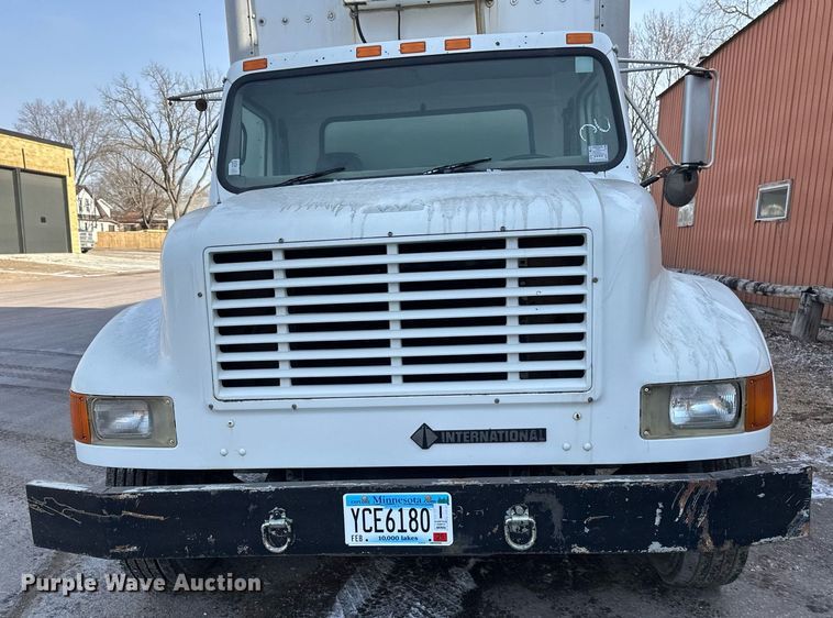 image for item DV0578 2000 International  4700 refrigerated delivery truck