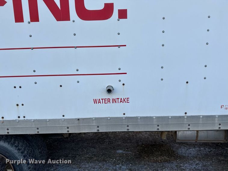 image for item DV0578 2000 International  4700 refrigerated delivery truck