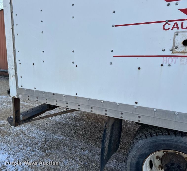 image for item DV0578 2000 International  4700 refrigerated delivery truck