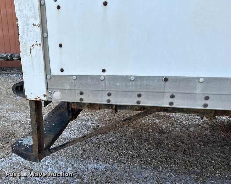 image for item DV0578 2000 International  4700 refrigerated delivery truck