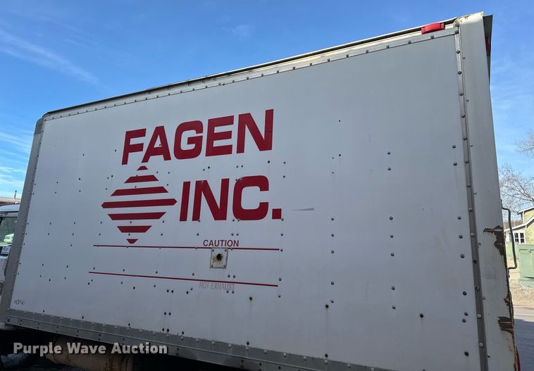 image for item DV0578 2000 International  4700 refrigerated delivery truck