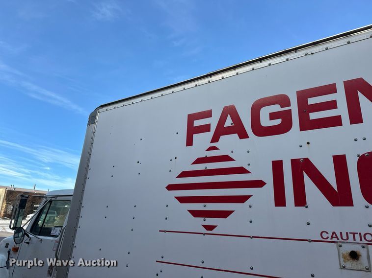 image for item DV0578 2000 International  4700 refrigerated delivery truck